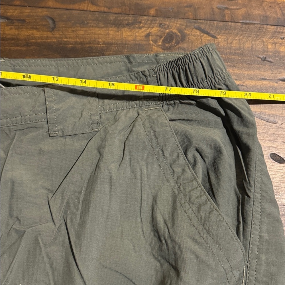 Columbia Titanium Men's Olive Cargo Convertible Pants-Size XXL, Inseam 32 - Picture 8 of 12